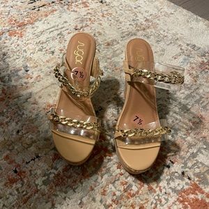 Clear wedges with gold detail